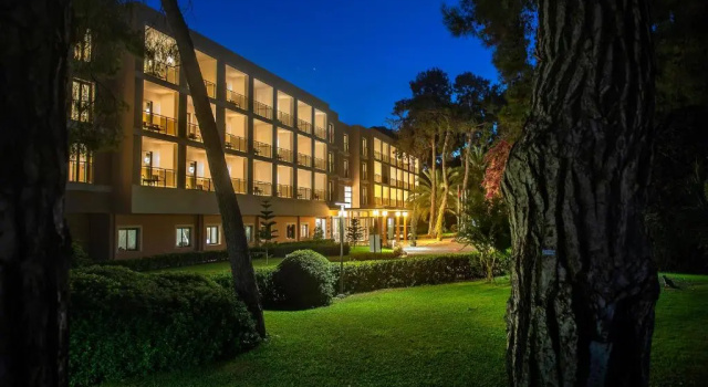 Трёхместный номер Deluxe с видом на сад Turquoise Hotel