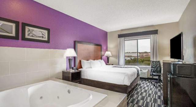Двухместный номер Deluxe La Quinta by Wyndham Norwich-Plainfield-Casino