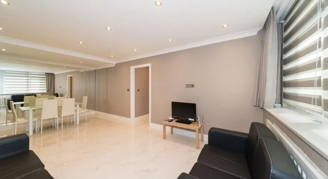 Newly Refurbished Flat Hyde Park London