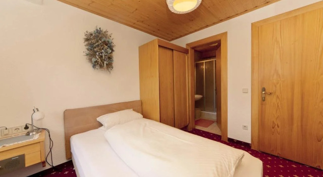 Hotel Garni Hafele, Забронировать Отель Отели Ладис 3 звезды, рядом с Зонненбан Ладис-Фисс, 3*