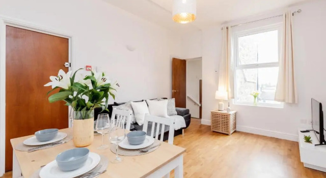 WelcomeStay Clapham Junction 2 bedroom Apartment, Varaa Huoneisto Asunnot kohteessa Merseyside, Huoneisto