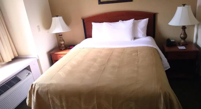 Двухместный номер Standard Quality Inn & Suites Prestonsburg next to Mountain Arts Center