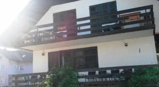 Jakelj Backpackers House