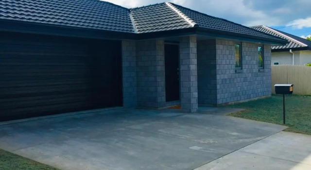 Коттедж Stunning Brand New Executive Home