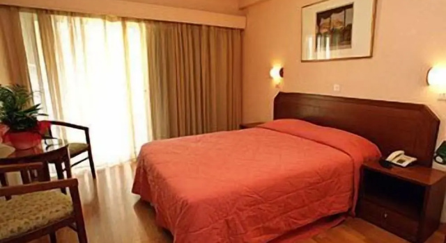 Одноместный номер Standard с балконом Economy Hotel