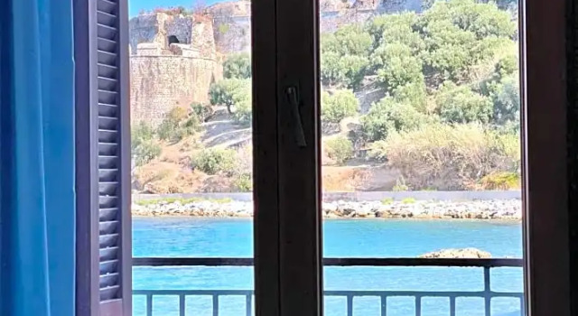 Xenios Zeus Rooms, Prenota Hotel Koroni Messinia