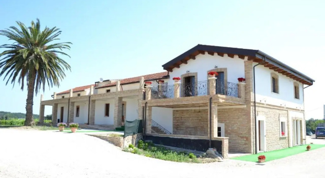 Agriturismo De Luca, Book Landbrugsophold Hoteller i Mozzagrogna med morgenmad, Morgenmad