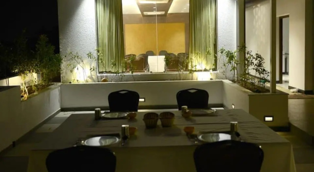 Четырёхместный люкс Executive Vignesh Residency