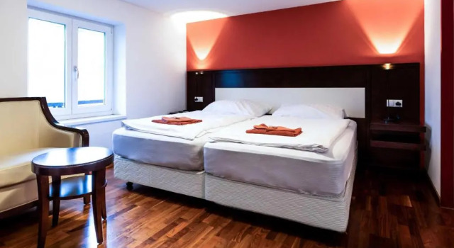 Трёхместный номер Standard Hotel Linde-Sinohaus
