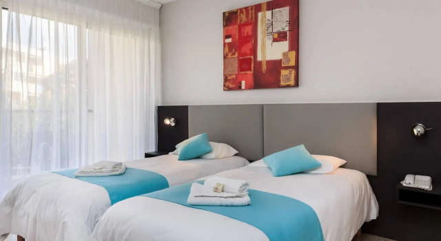 Hotel Club Le Capet, Rezerwuj Hotel Hotele w Sainte-Maxime z basenem, Basen