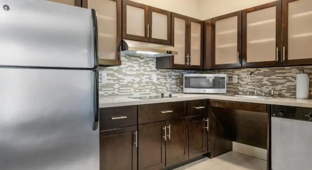 Четырёхместный номер Standard c 1 комнатой Staybridge Suites St. Petersburg FL by IHG