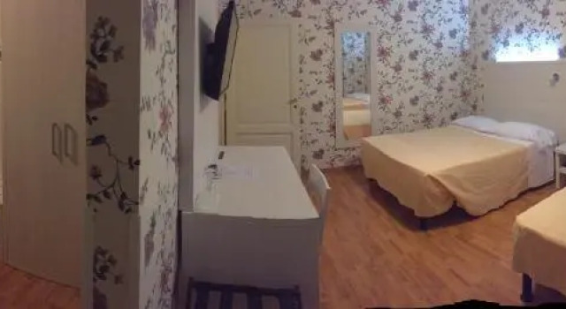 Трёхместный номер Standard Hotel Biondi