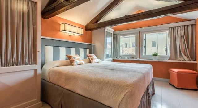 Gondolieri Luxury Apartment, Забронировать Апартаменты/квартира Дорсодуро Венеция, рядом с Accademia Bridge
