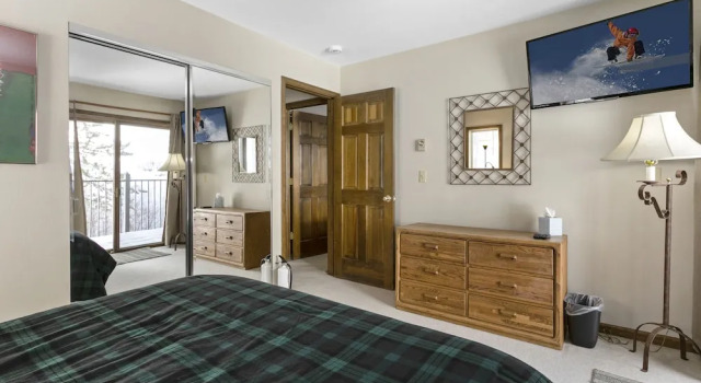 C14 Gore Creek Meadows 3 Bedroom Condo by RedAwning, Забронировать Апартаменты/квартира Вейл Roosevelt National Forest, рядом с Vail Racquet Club