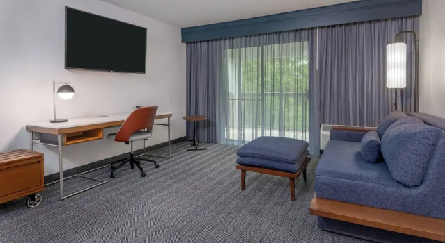 Люкс Courtyard Tallahassee North/I-10 Capital Circle