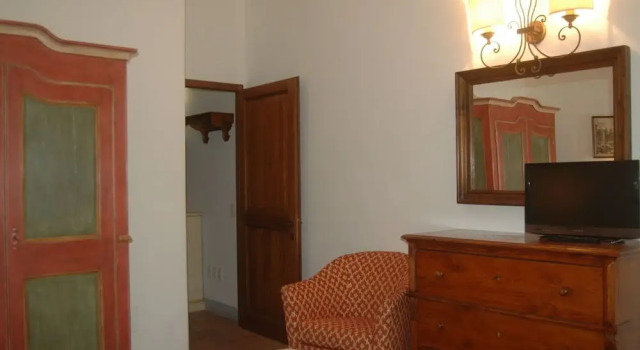 Delightful Apartment in Certaldo With Swimming Pool, Buchen Sie Ferienwohnung Certaldo Elsa-Tal