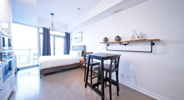 Люкс Comfort City View Suites - Near CN Tower