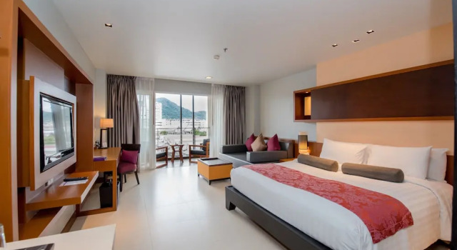 Двухместный номер Deluxe с балконом ASHLEE Hub Hotel Patong