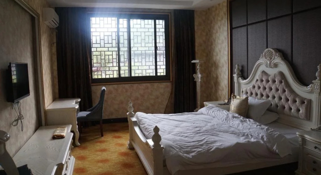 Dadongshan Holiday Inn, Book Hotel Hoteller i Xuzhou med parkering, Parkering