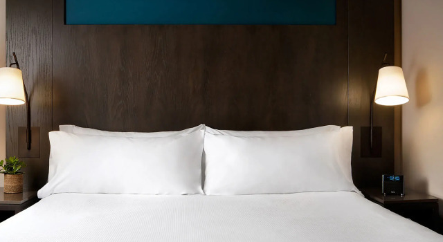 One King West Hotel & Residence