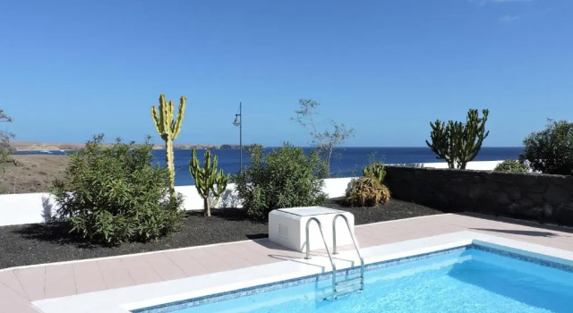 Вилла с 3 комнатами с видом на море Villas Volcan