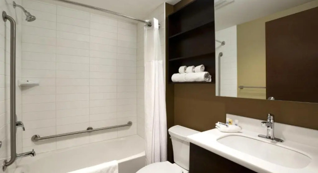 Двухместный номер Business Microtel Inn & Suites by Wyndham Whitecourt
