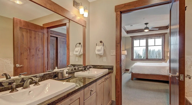 Номер Standard Luxury  At Base Of Peak 8 + Epic Discovery Activities 1 Bedroom Condo by RedAwning