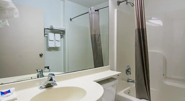 Люкс Standard Motel 6-Sycamore, IL