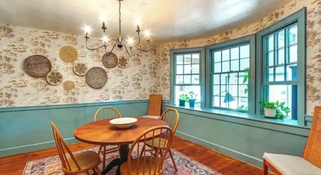 Walkable Location: Historic Home in Charles Town!, Buchen Sie Ferienhaus Charles Town 