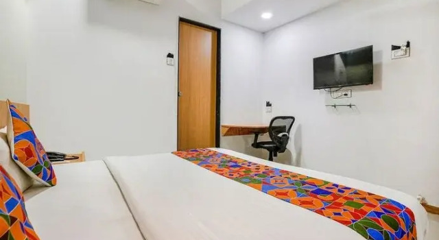 Hotel Saarthi Inn Surat, Rezerwuj Hotel Hotele w Gujarat ze śniadaniem, Śniadanie