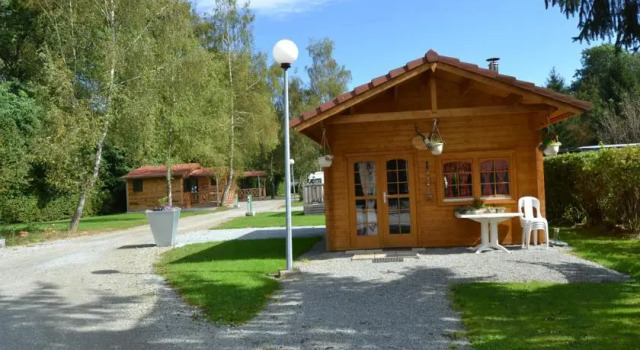 Camping du Lac de la Seigneurie, Buchen Sie Campingplatz Camping & Glamping in Burgund, Campingplatz