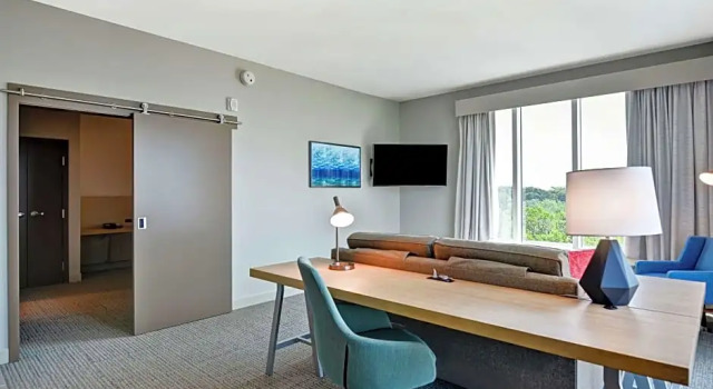 Люкс с красивым видом из окна Hilton Garden Inn Biloxi