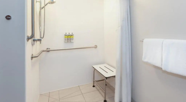 Двухместный номер Standard Holiday Inn Express Hotel & Suites Woodhaven by IHG