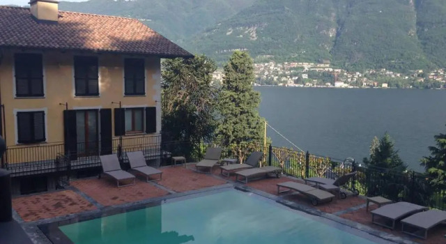 Апартаменты ALTIDO Flat for 4, with Astounding Lake Como View and Pool