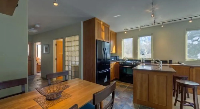 Muscatel Flats 2 1 Bedroom Condo By Accommodations in Telluride, Забронировать Отель Отели Telluride Ski с парковкой, Парковка
