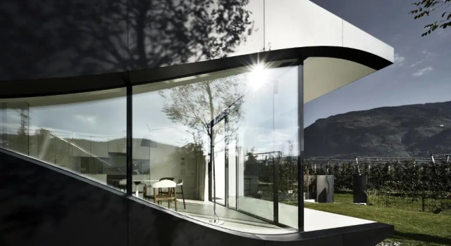 Коттедж Mirror Houses