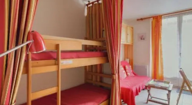 Apartment Hameau De Souaribes 8, Buchen Sie Ferienwohnung Esquieze-Sere Languedoc-Roussillon