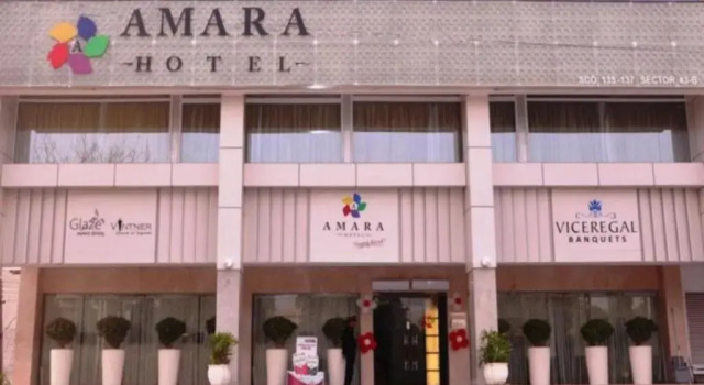 Amara Hotel Chandigarh, Réserver Hôtel Hôtels à Chandigarh Region avec piscine, Piscine