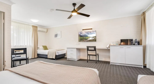 Четырёхместный номер Standard Cosmo Motel Adamstown