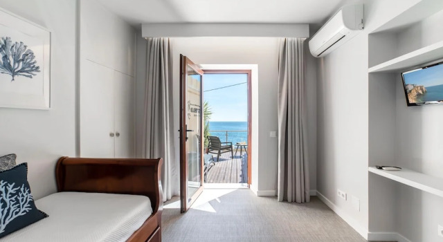 Семейный номер Standard с балконом и с видом на море Castelo Guest House
