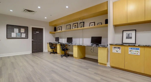 Fantastic Business Condo at Ballston, Забронировать Отель Арлингтон 