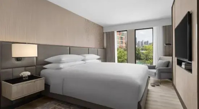 Люкс с 3 комнатами с балконом и с видом на город Marriott Executive Apartments, Bangkok Townhall Sukhumvit