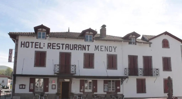 Hotel Mendy, Varaa Hotelli Saint-Jean-le-Vieux 
