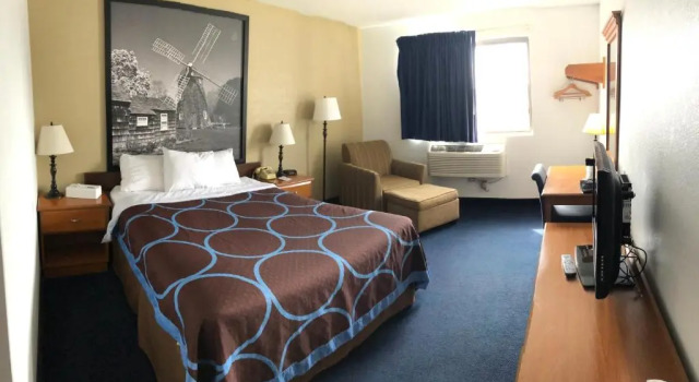 Номер Standard Super 8 by Wyndham Montgomery Maybrook