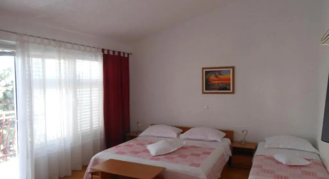 Superior studio BUBA near the beach, Забронировать Отель Отели Макарска с парковкой, Парковка