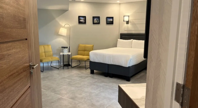 Deluxe huone parvekkeella Curacao Avila Hotel