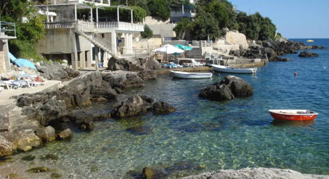 Apartments Rašica, Забронировать Апартаменты/квартира Отели Молунат с парковкой, Парковка