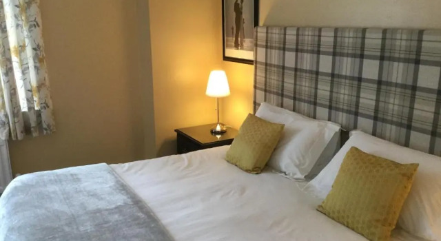 Elton Guest House