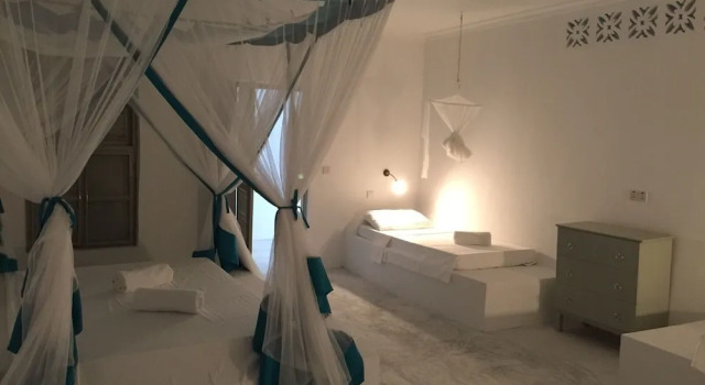 Modern Beach House, Excellent Beachfront, Private Chef, Pool
