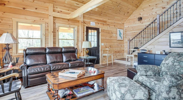 Newfound Lake Getaway: Cabin w/ Deck, Fire Pit, Buchen Sie Ferienhaus Bridgewater USA
